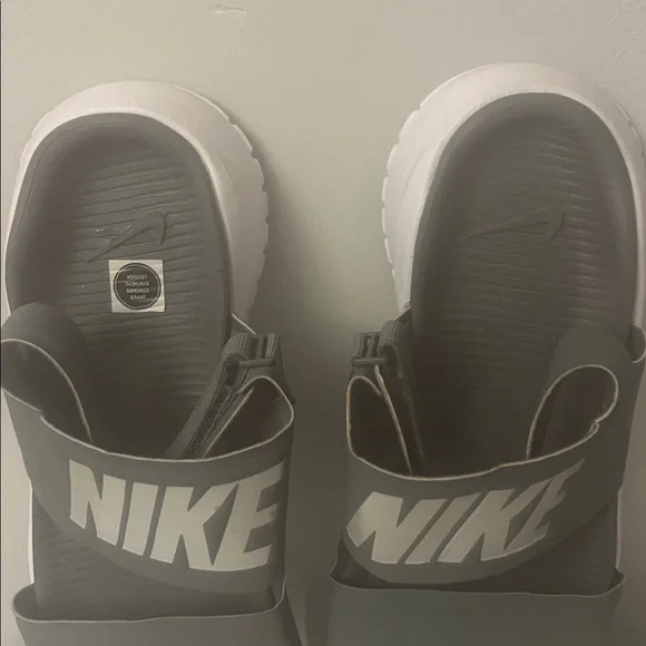 Nike Gray Sandals - Picture 5 of 11